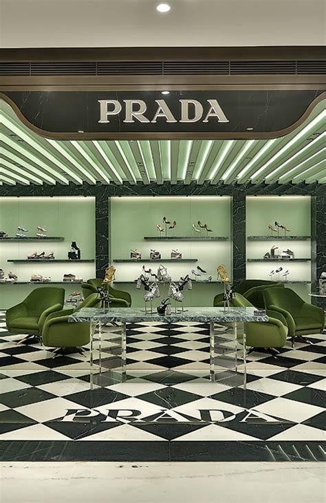 Prada chose Osvaldo Borsani seats for the new stores in Xi’an